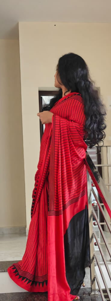 CRAPE SATIN WHITE SAREE WITH LATKANS