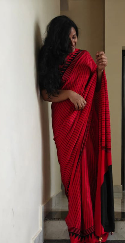 CRAPE SATIN WHITE SAREE WITH LATKANS