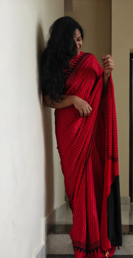 CRAPE SATIN WHITE SAREE WITH LATKANS